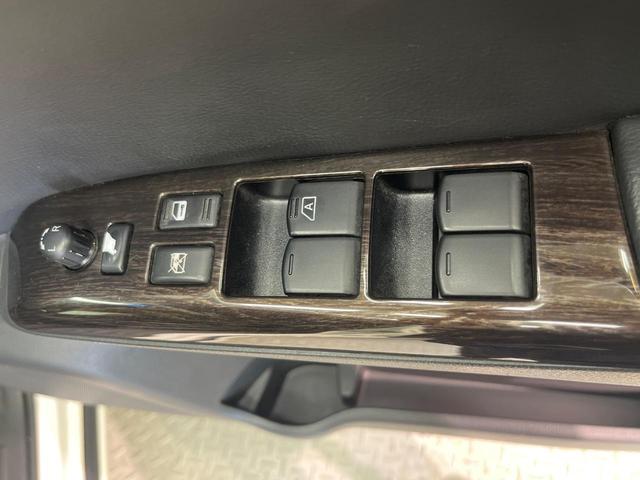 エルグランド 250ハイウェイスター 両側電動スライド 10型ナビ 禁煙車 ハーフレザーシート コーナーセンサー LEDヘッド ETC オートライト デュアルオートエアコン オットマン 純正18インチアルミ Bluetooth再生(51枚目)