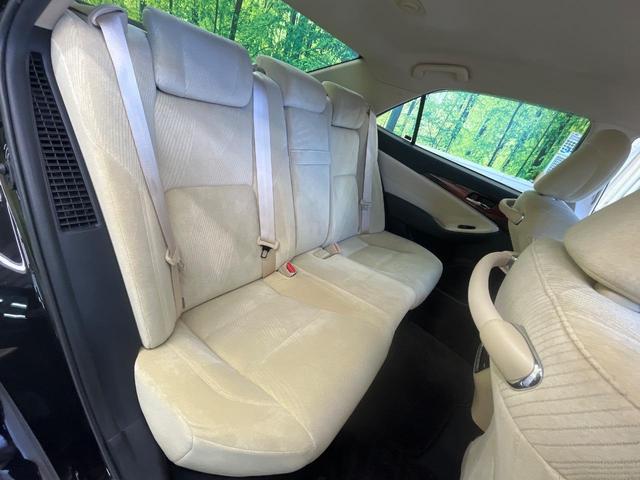 クラウンハイブリッド ロイヤルサルーン バックカメラ 衝突被害軽減システム レーダークルーズ 禁煙車 コーナーセンサー スマートキー HIDヘッド ビルトインETC 車線逸脱警報 オートライト デュアルエアコン 純正17インチアルミ(9枚目)