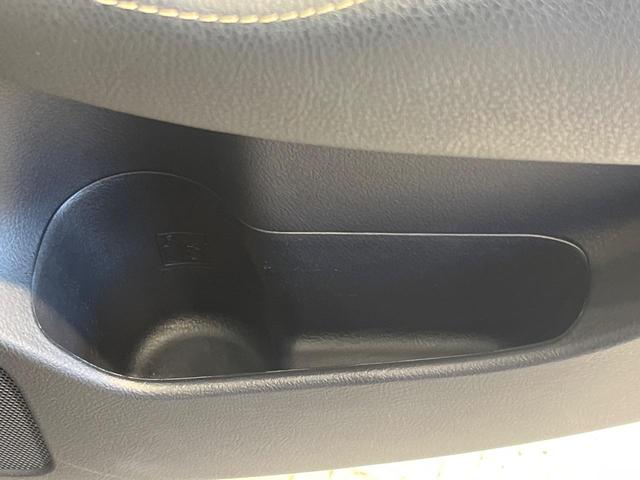 クラウンハイブリッド ロイヤルサルーン バックカメラ 衝突被害軽減システム レーダークルーズ 禁煙車 コーナーセンサー スマートキー HIDヘッド ビルトインETC 車線逸脱警報 オートライト デュアルエアコン 純正17インチアルミ(39枚目)