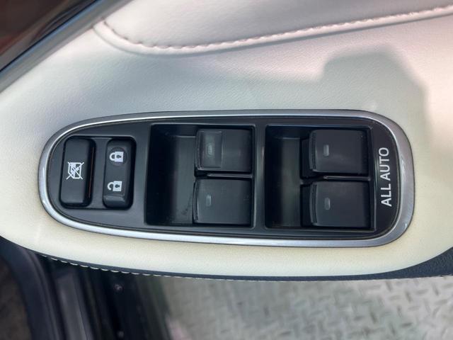 クラウンハイブリッド ロイヤルサルーン バックカメラ 衝突被害軽減システム レーダークルーズ 禁煙車 コーナーセンサー スマートキー HIDヘッド ビルトインETC 車線逸脱警報 オートライト デュアルエアコン 純正17インチアルミ(45枚目)