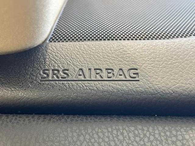 クラウンハイブリッド ロイヤルサルーン バックカメラ 衝突被害軽減システム レーダークルーズ 禁煙車 コーナーセンサー スマートキー HIDヘッド ビルトインETC 車線逸脱警報 オートライト デュアルエアコン 純正17インチアルミ(60枚目)