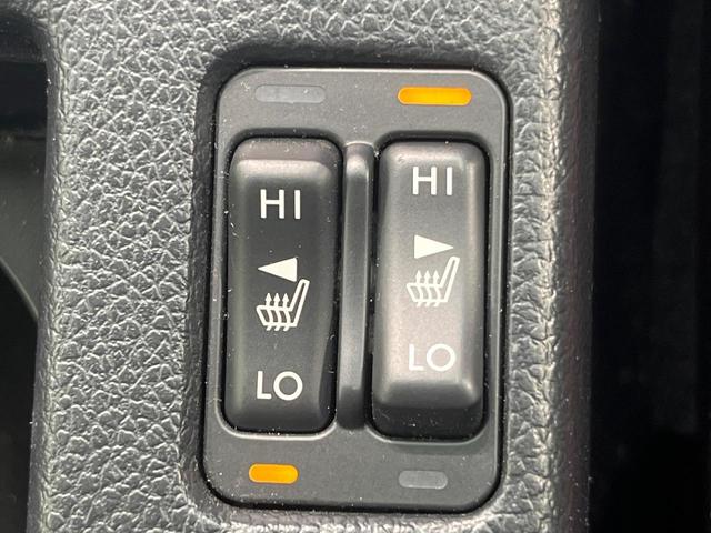 レヴォーグ １．６ＳＴＩスポーツアイサイト　４ＷＤ　フルエアロ　純正ＳＤナビ　サイドカメラ　バックカメラ　衝突被害軽減システム　レーダークルーズ　禁煙車　レザーシート　コーナーセンサー　スマートキー　ＬＥＤヘッド　ビルトインＥＴＣ（7枚目）