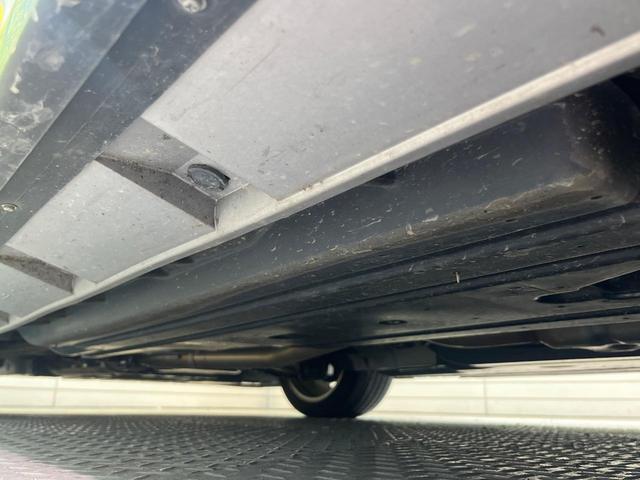 レヴォーグ １．６ＳＴＩスポーツアイサイト　４ＷＤ　フルエアロ　純正ＳＤナビ　サイドカメラ　バックカメラ　衝突被害軽減システム　レーダークルーズ　禁煙車　レザーシート　コーナーセンサー　スマートキー　ＬＥＤヘッド　ビルトインＥＴＣ（23枚目）