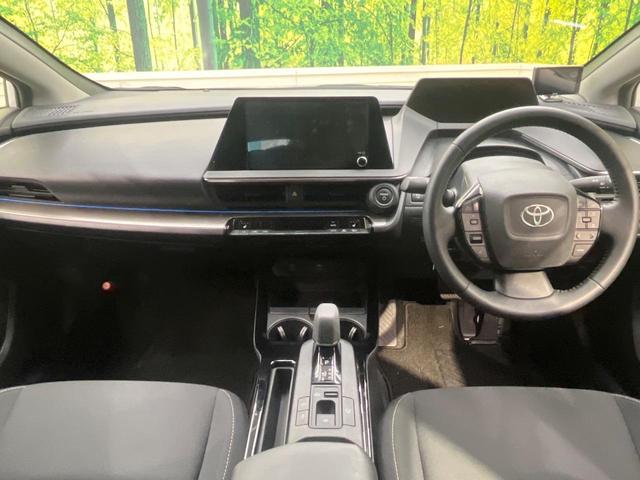 プリウス Ｇ　全周囲カメラ　トヨタセーフティセンス　レーダークルーズ　禁煙車　シートヒーター　コーナーセンサー　レーンキープ　スマートキー　ＬＥＤヘッド　ディスプレイオーディオ　ＥＴＣ　オートマチックハイビーム（2枚目）