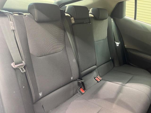 プリウス Ｇ　全周囲カメラ　トヨタセーフティセンス　レーダークルーズ　禁煙車　シートヒーター　コーナーセンサー　レーンキープ　スマートキー　ＬＥＤヘッド　ディスプレイオーディオ　ＥＴＣ　オートマチックハイビーム（9枚目）