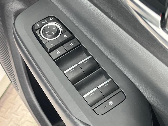 プリウス Ｇ　全周囲カメラ　トヨタセーフティセンス　レーダークルーズ　禁煙車　シートヒーター　コーナーセンサー　レーンキープ　スマートキー　ＬＥＤヘッド　ディスプレイオーディオ　ＥＴＣ　オートマチックハイビーム（47枚目）