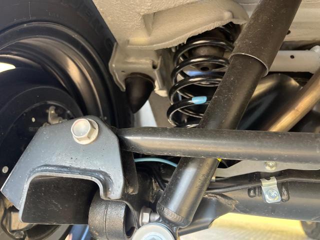 ジムニー XL 4WD ディスプレイオーディオ バックカメラ 衝突被害軽減システム 禁煙車 コーナーセンサー スマートキー LEDヘッド ETC 車線逸脱警報 オートエアコン Bluetooth LEDフォグ(23枚目)