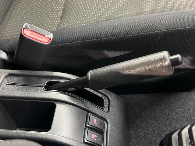 ジムニー XL 4WD ディスプレイオーディオ バックカメラ 衝突被害軽減システム 禁煙車 コーナーセンサー スマートキー LEDヘッド ETC 車線逸脱警報 オートエアコン Bluetooth LEDフォグ(47枚目)