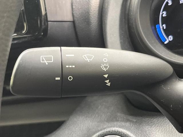 ヤリス G ディスプレイオーディオ 全周囲カメラ 衝突被害軽減システム 禁煙車 コーナーセンサー スマートキー オートハイビーム 車線逸脱警報 オートライト オートエアコン Bluetooth(39枚目)