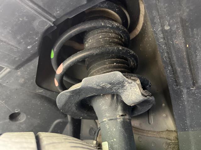 セレナ e-パワー ハイウェイスターV ディスプレイオーディオ 両側電動ドア 後席モニター 全周囲カメラ 衝突被害軽減システム レーダークルーズ 禁煙車 コーナーセンサー スマートキー LEDヘッド ETC オートライト オートエアコン(20枚目)