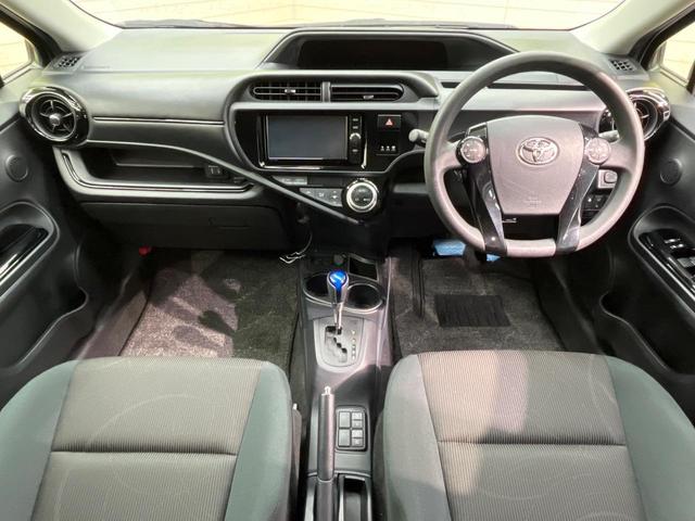 アクア Sスタイルブラック 純正SDナビ バックカメラ 衝突被害軽減システム 禁煙車 スマートキー LEDヘッド ビルトインETC オートハイビーム 車線逸脱警報 オートライト オートエアコン 純正15インチアルミ(2枚目)