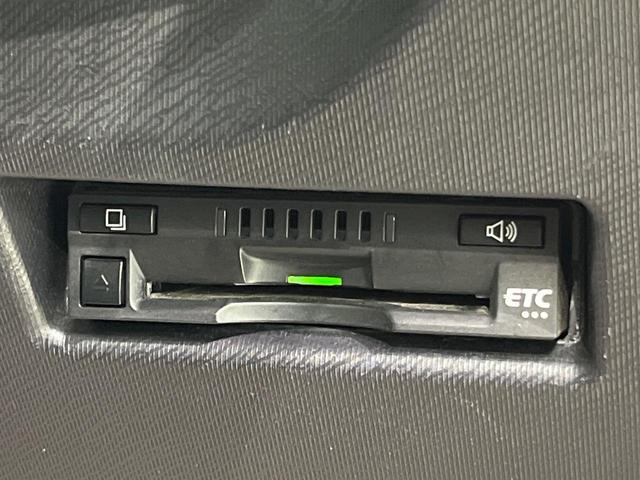 アクア Sスタイルブラック 純正SDナビ バックカメラ 衝突被害軽減システム 禁煙車 スマートキー LEDヘッド ビルトインETC オートハイビーム 車線逸脱警報 オートライト オートエアコン 純正15インチアルミ(6枚目)