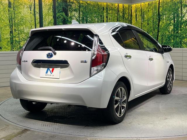 アクア Sスタイルブラック 純正SDナビ バックカメラ 衝突被害軽減システム 禁煙車 スマートキー LEDヘッド ビルトインETC オートハイビーム 車線逸脱警報 オートライト オートエアコン 純正15インチアルミ(17枚目)