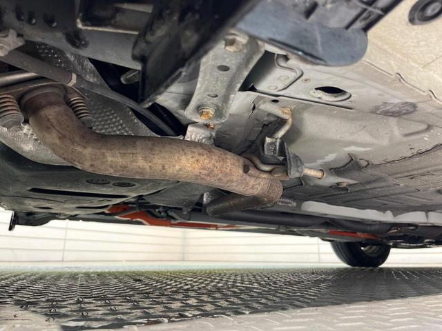 アクア Sスタイルブラック 純正SDナビ バックカメラ 衝突被害軽減システム 禁煙車 スマートキー LEDヘッド ビルトインETC オートハイビーム 車線逸脱警報 オートライト オートエアコン 純正15インチアルミ(22枚目)