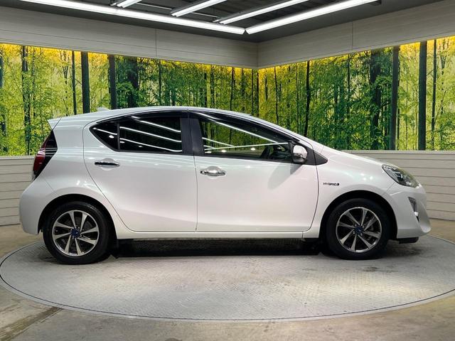 アクア Sスタイルブラック 純正SDナビ バックカメラ 衝突被害軽減システム 禁煙車 スマートキー LEDヘッド ビルトインETC オートハイビーム 車線逸脱警報 オートライト オートエアコン 純正15インチアルミ(26枚目)