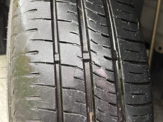 アクア Sスタイルブラック 純正SDナビ バックカメラ 衝突被害軽減システム 禁煙車 スマートキー LEDヘッド ビルトインETC オートハイビーム 車線逸脱警報 オートライト オートエアコン 純正15インチアルミ(31枚目)