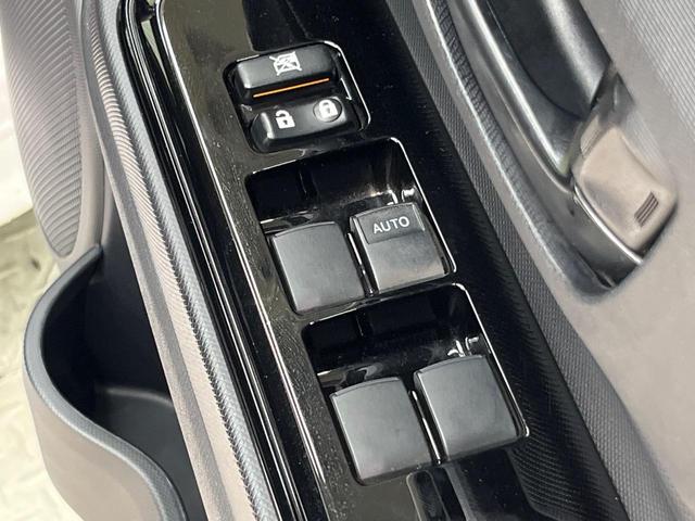 アクア Sスタイルブラック 純正SDナビ バックカメラ 衝突被害軽減システム 禁煙車 スマートキー LEDヘッド ビルトインETC オートハイビーム 車線逸脱警報 オートライト オートエアコン 純正15インチアルミ(45枚目)