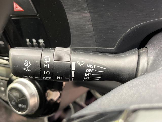 アクア Sスタイルブラック 純正SDナビ バックカメラ 衝突被害軽減システム 禁煙車 スマートキー LEDヘッド ビルトインETC オートハイビーム 車線逸脱警報 オートライト オートエアコン 純正15インチアルミ(52枚目)