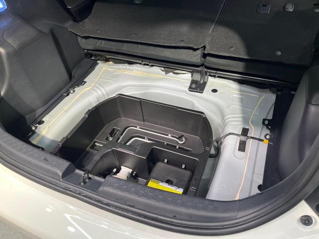 アクア Sスタイルブラック 純正SDナビ バックカメラ 衝突被害軽減システム 禁煙車 スマートキー LEDヘッド ビルトインETC オートハイビーム 車線逸脱警報 オートライト オートエアコン 純正15インチアルミ(59枚目)