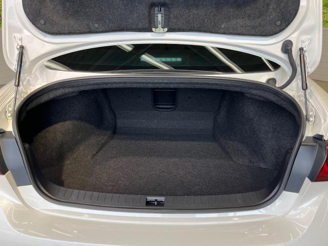 スカイライン ＧＴ　タイプＰ　純正ナビ　全周囲カメラ　衝突被害軽減システム　レーダークルーズ　禁煙車　レザーシート　コーナーセンサー　スマートキー　ＬＥＤヘッド　ＥＴＣ２．０　車線逸脱警報　オートライト　デュアルエアコン（10枚目）