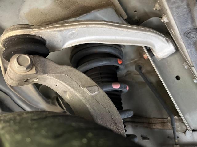 スカイライン ＧＴ　タイプＰ　純正ナビ　全周囲カメラ　衝突被害軽減システム　レーダークルーズ　禁煙車　レザーシート　コーナーセンサー　スマートキー　ＬＥＤヘッド　ＥＴＣ２．０　車線逸脱警報　オートライト　デュアルエアコン（20枚目）