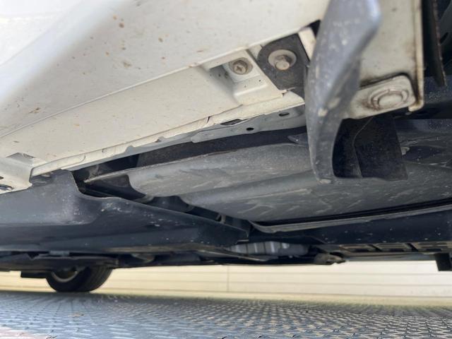 スカイライン ＧＴ　タイプＰ　純正ナビ　全周囲カメラ　衝突被害軽減システム　レーダークルーズ　禁煙車　レザーシート　コーナーセンサー　スマートキー　ＬＥＤヘッド　ＥＴＣ２．０　車線逸脱警報　オートライト　デュアルエアコン（21枚目）