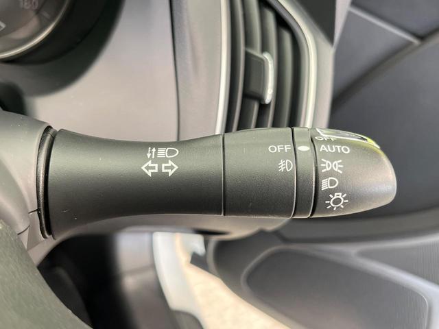 スカイライン ＧＴ　タイプＰ　純正ナビ　全周囲カメラ　衝突被害軽減システム　レーダークルーズ　禁煙車　レザーシート　コーナーセンサー　スマートキー　ＬＥＤヘッド　ＥＴＣ２．０　車線逸脱警報　オートライト　デュアルエアコン（46枚目）