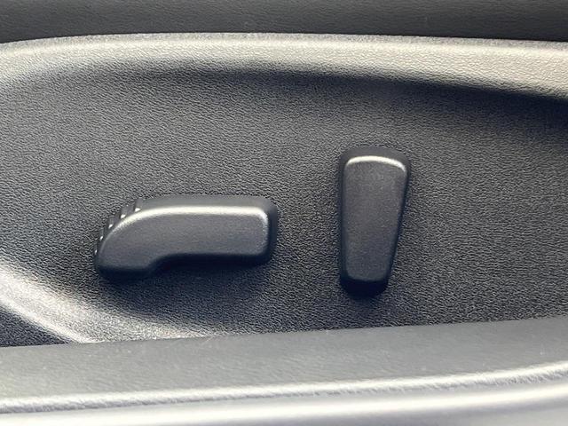 スカイライン ＧＴ　タイプＰ　純正ナビ　全周囲カメラ　衝突被害軽減システム　レーダークルーズ　禁煙車　レザーシート　コーナーセンサー　スマートキー　ＬＥＤヘッド　ＥＴＣ２．０　車線逸脱警報　オートライト　デュアルエアコン（47枚目）