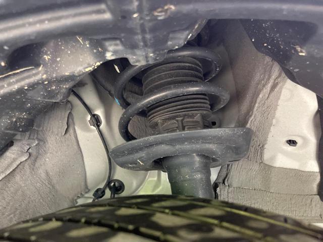 ヤリスクロス ハイブリッドG 全周囲カメラ 8型ナビ 衝突被害軽減システム 100V電源 レーダークルーズ 禁煙車 電動リアゲート コーナーセンサー スマートキー HIDヘッド ビルトインETC オートハイビーム 車線逸脱警報(20枚目)