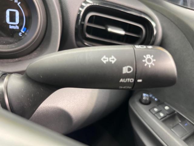 ヤリスクロス ハイブリッドG 全周囲カメラ 8型ナビ 衝突被害軽減システム 100V電源 レーダークルーズ 禁煙車 電動リアゲート コーナーセンサー スマートキー HIDヘッド ビルトインETC オートハイビーム 車線逸脱警報(51枚目)