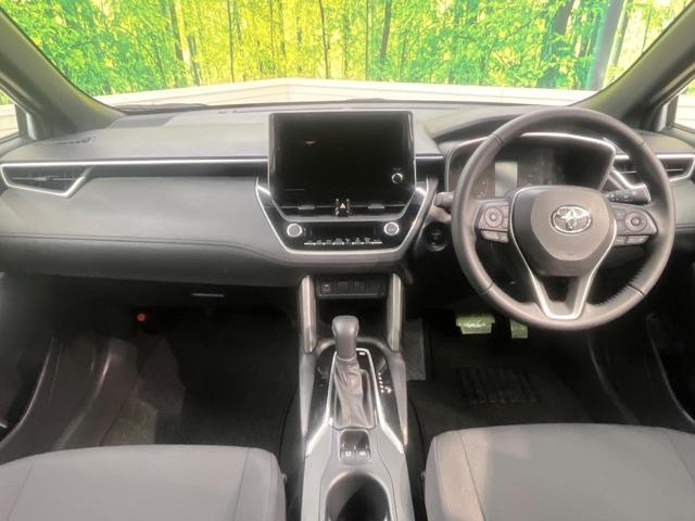 カローラクロス ハイブリッド G ディスプレイオーディオ バックカメラ 衝突被害軽減システム レーダークルーズ 禁煙車 コーナーセンサー スマートキー LEDヘッド ETC オートハイビーム 車線逸脱警報 オートライト オートエアコン(2枚目)