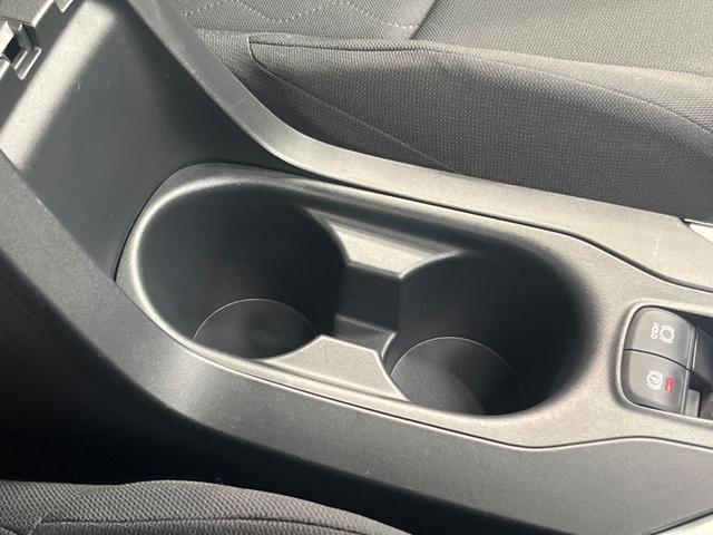 カローラクロス ハイブリッド G ディスプレイオーディオ バックカメラ 衝突被害軽減システム レーダークルーズ 禁煙車 コーナーセンサー スマートキー LEDヘッド ETC オートハイビーム 車線逸脱警報 オートライト オートエアコン(53枚目)