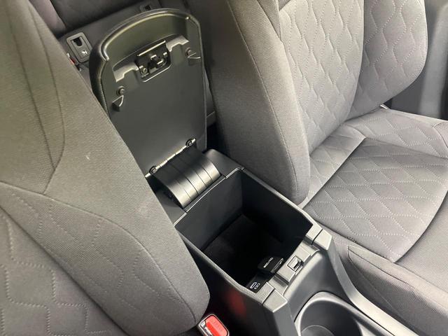 カローラクロス ハイブリッド G ディスプレイオーディオ バックカメラ 衝突被害軽減システム レーダークルーズ 禁煙車 コーナーセンサー スマートキー LEDヘッド ETC オートハイビーム 車線逸脱警報 オートライト オートエアコン(55枚目)