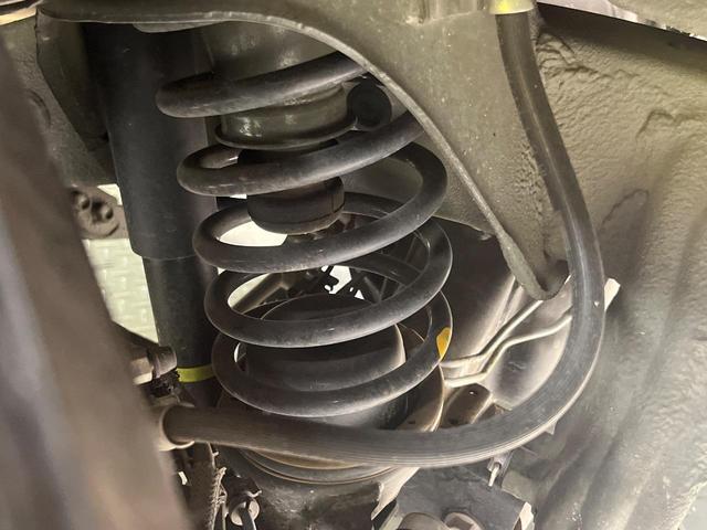 ジムニー ＸＧ　６ＭＴ　４ＷＤ　純正ＳＤナビ　衝突被害軽減システム　禁煙車　ＥＴＣ　オートハイビーム　車線逸脱警報　オートライト　純正１６インチアルミ　Ｂｌｕｅｔｏｏｔｈ　ＣＤ　ＤＶＤ再生　フルセグ（20枚目）