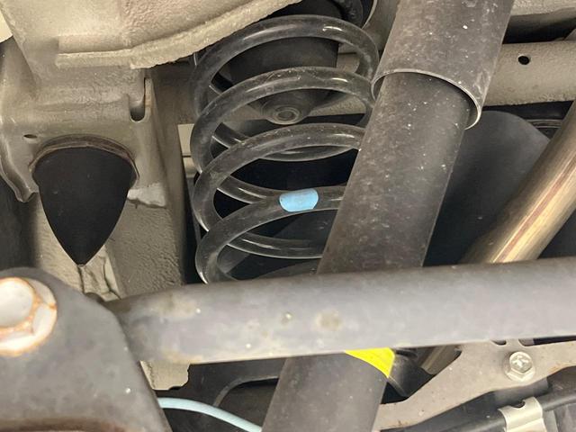 ジムニー ＸＧ　６ＭＴ　４ＷＤ　純正ＳＤナビ　衝突被害軽減システム　禁煙車　ＥＴＣ　オートハイビーム　車線逸脱警報　オートライト　純正１６インチアルミ　Ｂｌｕｅｔｏｏｔｈ　ＣＤ　ＤＶＤ再生　フルセグ（22枚目）