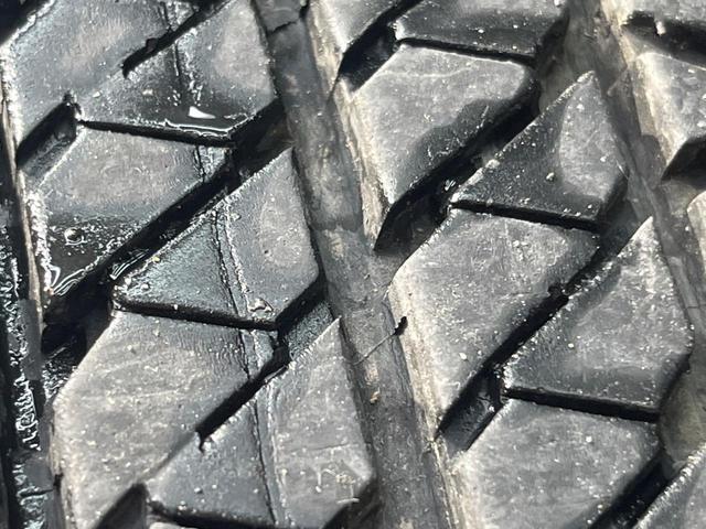 ジムニー ＸＧ　６ＭＴ　４ＷＤ　純正ＳＤナビ　衝突被害軽減システム　禁煙車　ＥＴＣ　オートハイビーム　車線逸脱警報　オートライト　純正１６インチアルミ　Ｂｌｕｅｔｏｏｔｈ　ＣＤ　ＤＶＤ再生　フルセグ（33枚目）