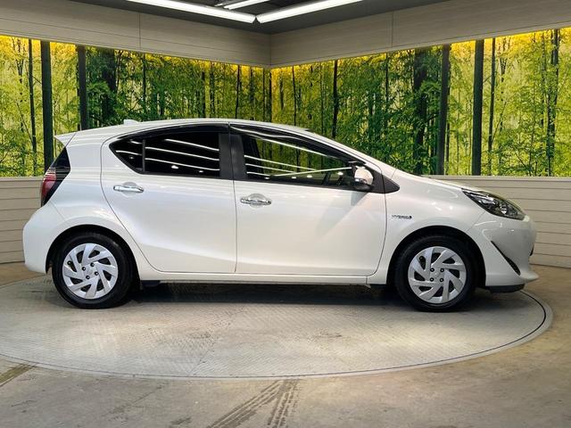 アクア Sスタイルブラック 純正9インチナビ バックカメラ プリクラッシュセーフテ 禁煙車 コーナーセンサー スマートキー ETC オートマチックハイビーム 車線逸脱警報 誤発進抑制機能 オートライト オートエアコン(27枚目)