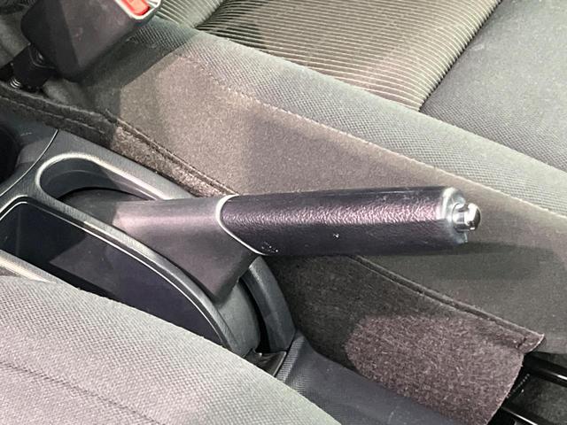 アクア Sスタイルブラック 純正9インチナビ バックカメラ プリクラッシュセーフテ 禁煙車 コーナーセンサー スマートキー ETC オートマチックハイビーム 車線逸脱警報 誤発進抑制機能 オートライト オートエアコン(46枚目)