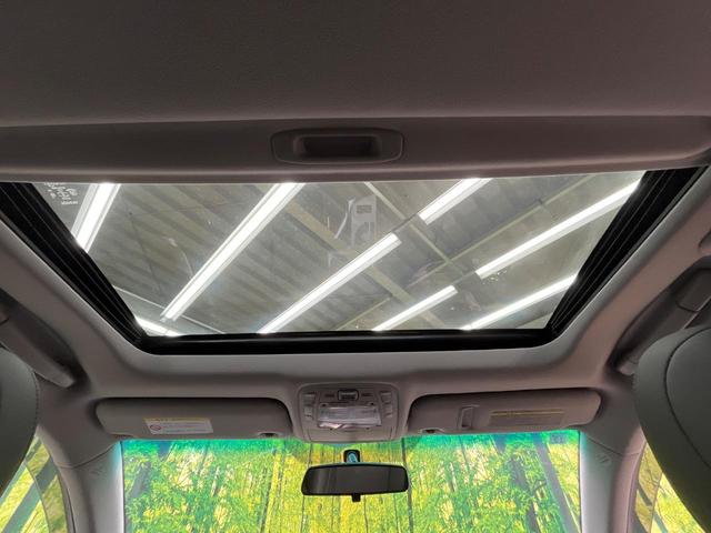 クラウン 2.5アスリート アニバーサリーエディション 純正ナビ バックカメラ 禁煙車 レザーシート シートエアコン シートヒーター パワーシート スマートキー HIDヘッド ETC クルコン オートライト オートエアコン 18インチAW CD/DVD再生(3枚目)