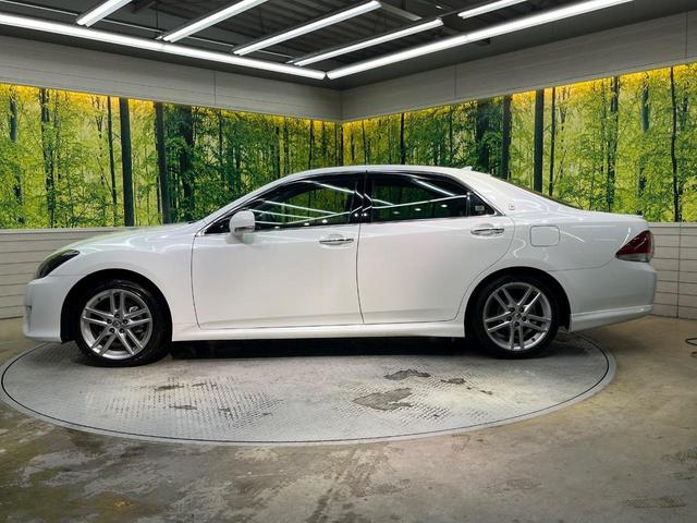 クラウン 2.5アスリート アニバーサリーエディション 純正ナビ バックカメラ 禁煙車 レザーシート シートエアコン シートヒーター パワーシート スマートキー HIDヘッド ETC クルコン オートライト オートエアコン 18インチAW CD/DVD再生(25枚目)