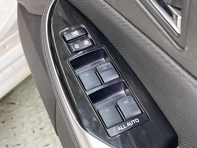 クラウン 2.5アスリート アニバーサリーエディション 純正ナビ バックカメラ 禁煙車 レザーシート シートエアコン シートヒーター パワーシート スマートキー HIDヘッド ETC クルコン オートライト オートエアコン 18インチAW CD/DVD再生(61枚目)