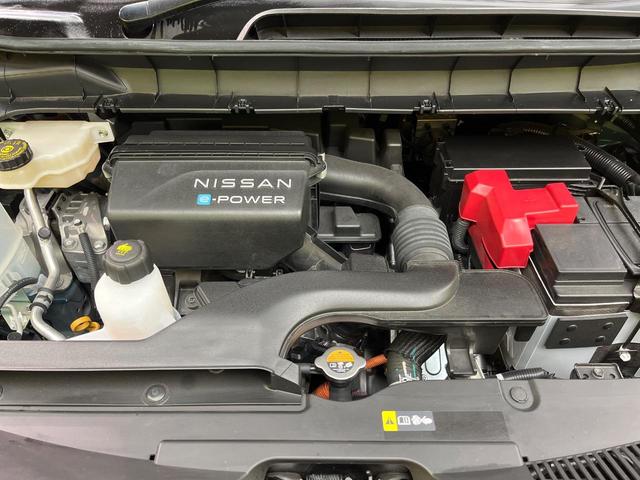 セレナ ｅ－パワー　ハイウェイスターＶ　両側電動スライド　１２．３型ナビ　全周囲カメラ　エマージェンシーブレーキ　プロパイロット　禁煙車　前後ドラレコ　コーナーセンサー　レーンキープ　ＬＥＤヘッド　ＥＴＣ　オートマチックハイビーム（18枚目）