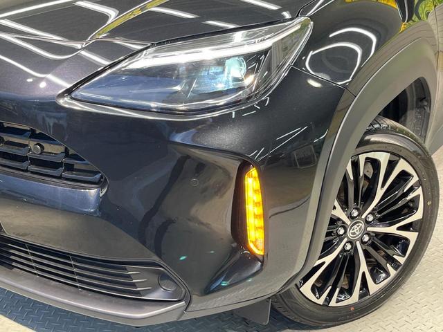 ヤリスクロス Ｚ　純正８型ナビ　全周囲カメラ　プリクラッシュセーフティ　レーダークルーズ　禁煙車　ハーフレザーシート　シートヒーター　パワーシート　コーナーセンサー　スマートキー　ＬＥＤヘッド　ＥＴＣ　車線逸脱警報（12枚目）