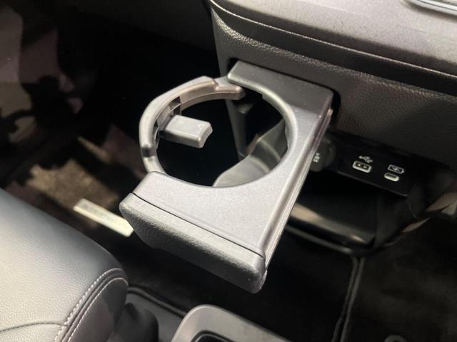ステップワゴン ｅ：ＨＥＶスパーダ　両側電動スライド　純正９型ナビ　バックカメラ　ホンダセンシング　レーダークルーズ　禁煙車　パワーバックドア　ハーフレザーシート　コーナーセンサー　レーンキープ　スマートキー　ＬＥＤヘッド　ＥＴＣ（51枚目）