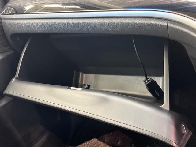 オデッセイ アブソルート・ＥＸ　純正ナビ　両側電動ドア　後席モニター　バックカメラ　禁煙車　ハーフレザーシート　パワーシート　スマートキー　ＬＥＤヘッド　ＥＴＣ　クルコン　純正１８インチアルミ　オートライト　デュアルエアコン（63枚目）