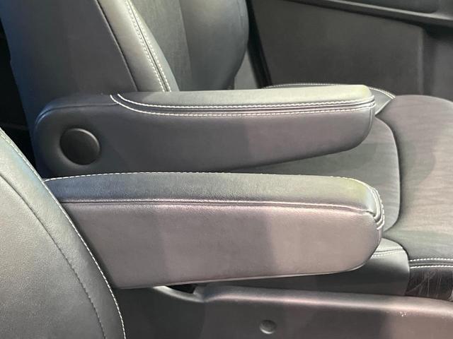 オデッセイ アブソルート・ＥＸ　純正ナビ　両側電動ドア　後席モニター　バックカメラ　禁煙車　ハーフレザーシート　パワーシート　スマートキー　ＬＥＤヘッド　ＥＴＣ　クルコン　純正１８インチアルミ　オートライト　デュアルエアコン（65枚目）