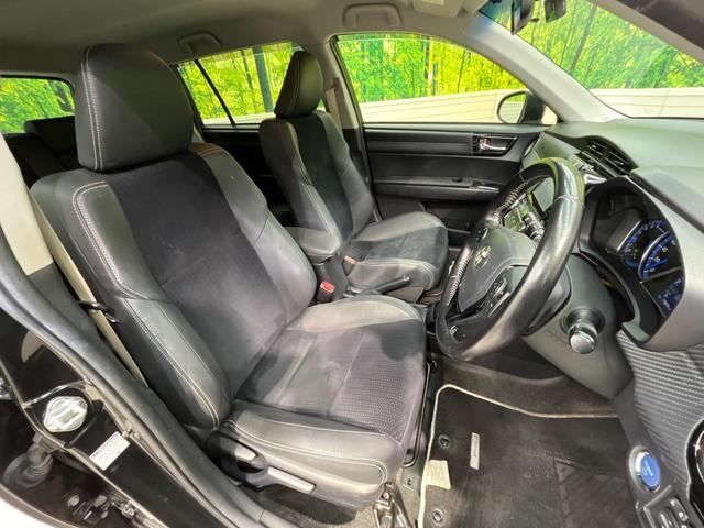 カローラフィールダー ハイブリッドＧ　エアロツアラー・ダブルバイビー　純正ナビ　バックカメラ　禁煙車　ハーフレザーシート　スマートキー　ＨＩＤヘッド　ＥＴＣ　１５インチＡＷ　オートライト　オートエアコン　Ｂｌｕｅｔｏｏｔｈ　ＣＤ再生　フルセグ　プライバシーガラス（8枚目）