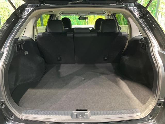 カローラフィールダー ハイブリッドＧ　エアロツアラー・ダブルバイビー　純正ナビ　バックカメラ　禁煙車　ハーフレザーシート　スマートキー　ＨＩＤヘッド　ＥＴＣ　１５インチＡＷ　オートライト　オートエアコン　Ｂｌｕｅｔｏｏｔｈ　ＣＤ再生　フルセグ　プライバシーガラス（10枚目）