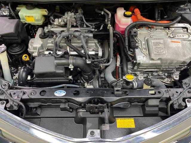 カローラフィールダー ハイブリッドＧ　エアロツアラー・ダブルバイビー　純正ナビ　バックカメラ　禁煙車　ハーフレザーシート　スマートキー　ＨＩＤヘッド　ＥＴＣ　１５インチＡＷ　オートライト　オートエアコン　Ｂｌｕｅｔｏｏｔｈ　ＣＤ再生　フルセグ　プライバシーガラス（18枚目）