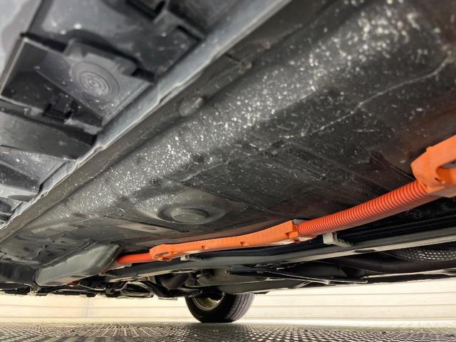 カローラフィールダー ハイブリッドＧ　エアロツアラー・ダブルバイビー　純正ナビ　バックカメラ　禁煙車　ハーフレザーシート　スマートキー　ＨＩＤヘッド　ＥＴＣ　１５インチＡＷ　オートライト　オートエアコン　Ｂｌｕｅｔｏｏｔｈ　ＣＤ再生　フルセグ　プライバシーガラス（22枚目）